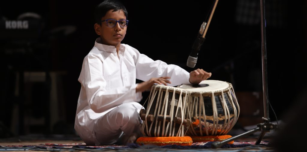 How to play tabla?