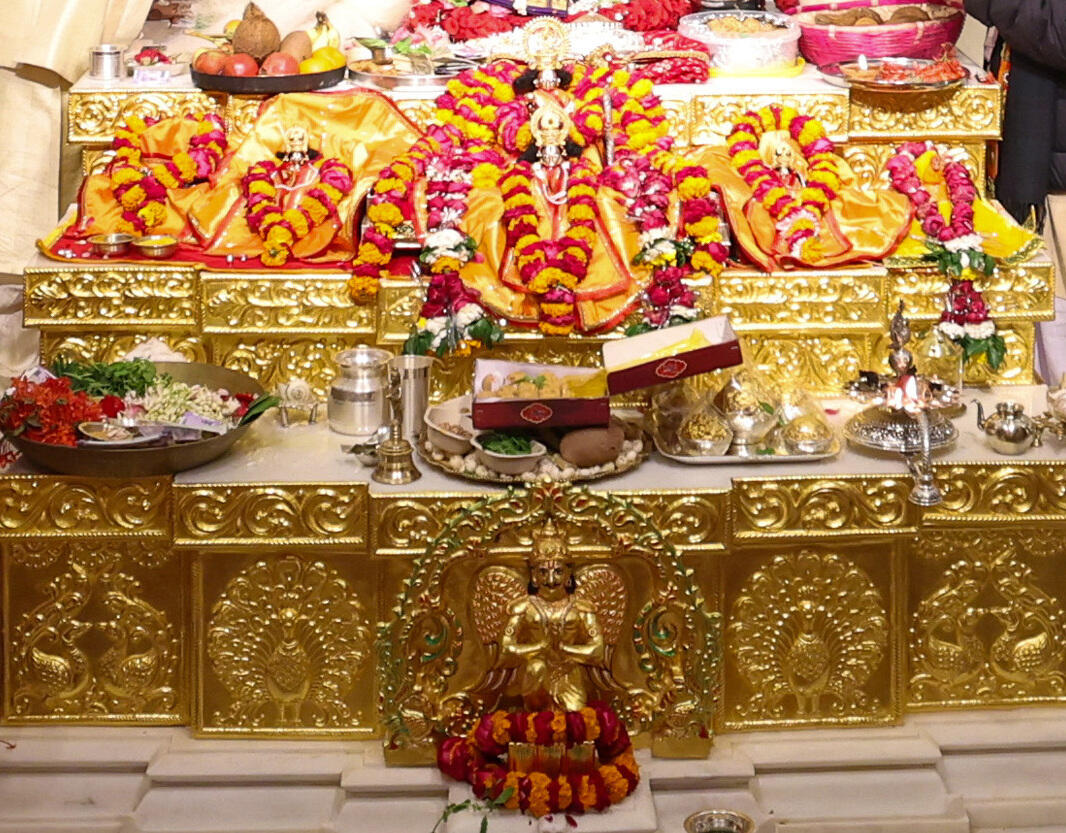 The golden Ram Lalla Virajman Sarkar with offerings at Ayodhya at the opening ceremony