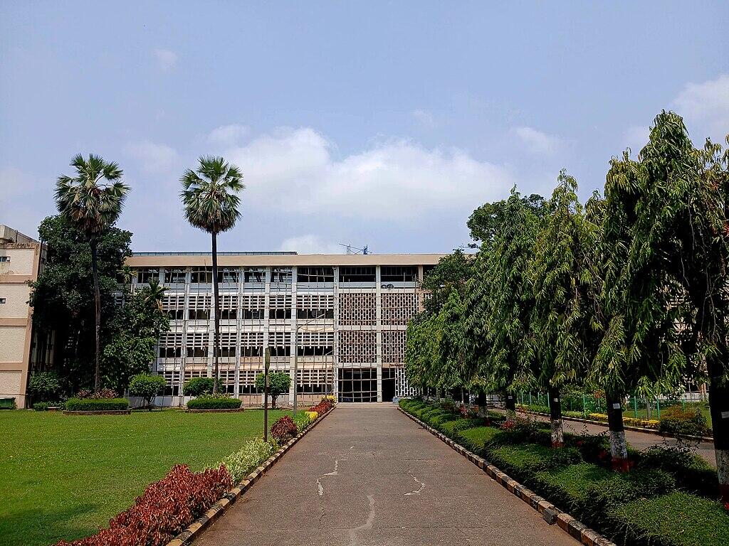 attend university in Mumbai