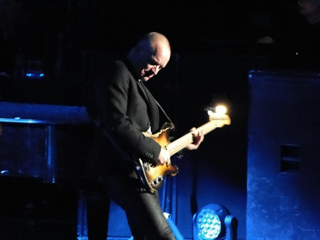 The folk guitar of Jason Mraz or the melodic arpeggios of Sting: what seducing style will you choose? Image: Visual Hunt