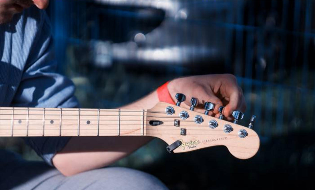 Avoid playing bad notes during a show.