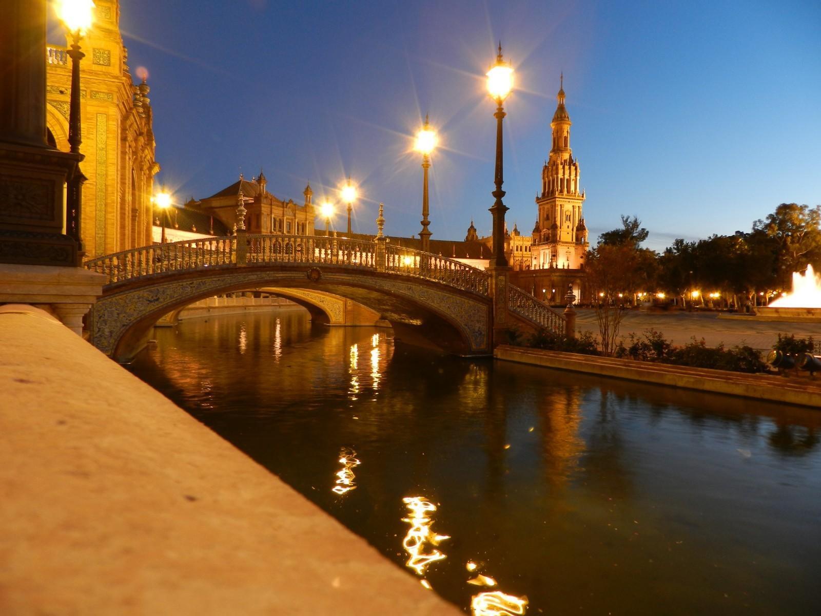 The Plaza de Espana in Seville at night