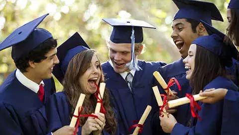 Il test di valutazione Pisa aiuta studenti di tutto il mondo a conseguire ila laurea in matematica!