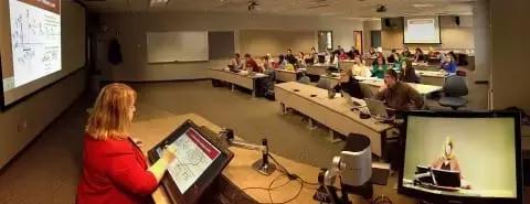 L'e-learning è la soluzione pratica e veloce, ideale per chi vuole seguire lezioni di matematica da casa!