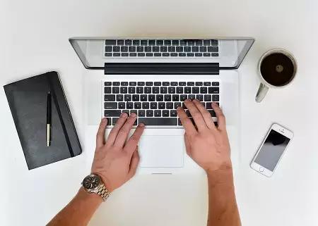 Su internet si possono trovare un sacco di insegnanti privati