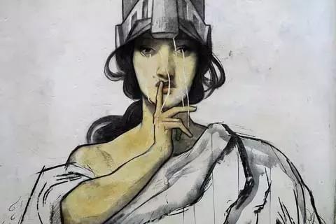 Come evitare di disturbare qualcuno suonando la chitarra?