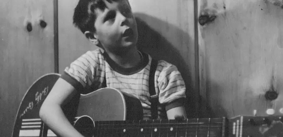 I benefici della musica e della chitarra sui tuoi figli.