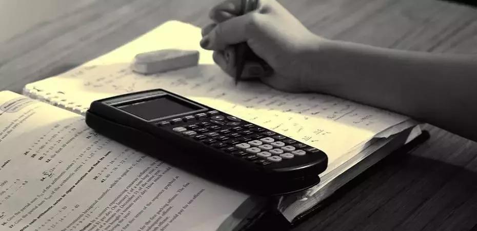 Stai per diplomarti al liceo scientifico? Ecco le materie, le ripetizioni da fare e gli sbocchi lavorativi possibili.