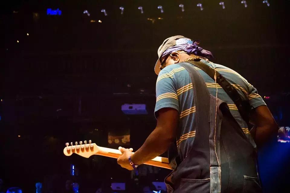 Bisogna sempre fare pratica con la chitarra!