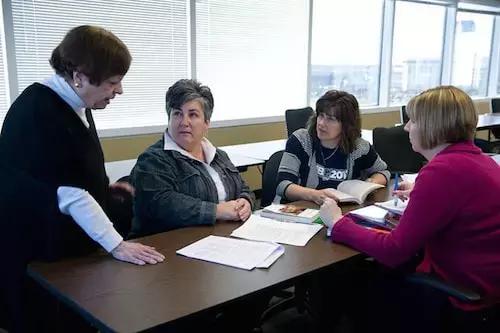 Gli adulti che desiderino cambiare radicalmente attività lavorativa, possono prepararsi al cambio di vita grazie a stage intensivi.