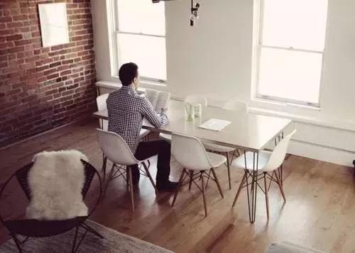 Lanciati nell'avventura dell'insegnamento privato: sarai tu a decidere del tuo tempo e delle modalità pedagogiche.