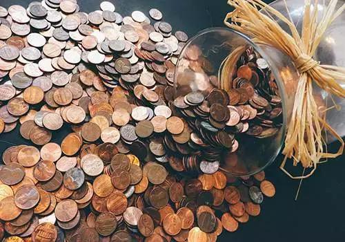 Diventare un insegnante privato può aumentare le tue entrate a fine mese. Anche se buona parte delle lezioni private sono fatte in nero, dovresti considerare i rischi che corri e regolarizzare la tua posizione.