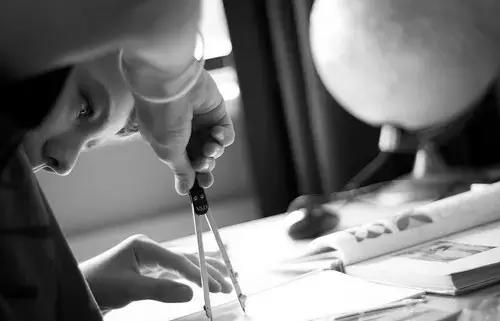 Le materie del liceo scientifico sono spesso molto difficili.