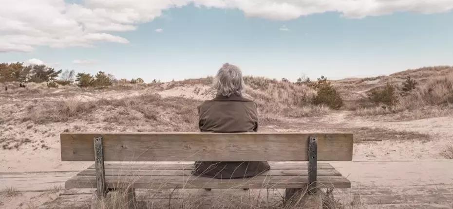 Scopri come dare lezioni private agli anziani.