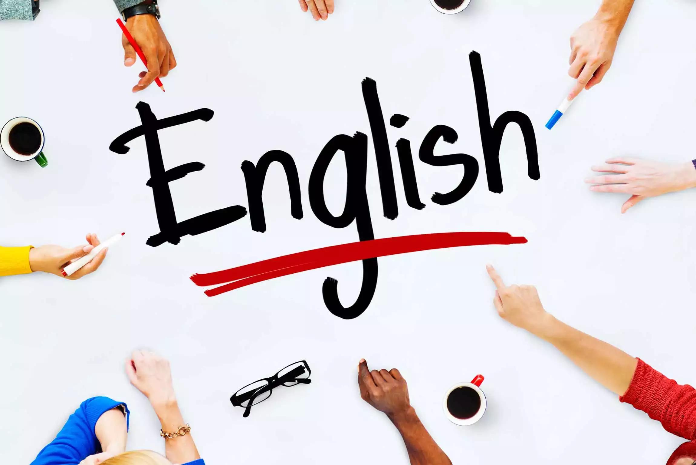 Imparare l'inglese in una scuola di lingue ha diversi vantaggi, ma anche molti aspetti negativi. 