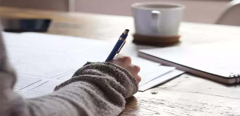 Con una buona combinazione di viaggi all'estero, corsi intensivi d'inglese o corsi online puoi aspirare a diventare bilingue e magari riuscire a sognare direttamente in inglese!