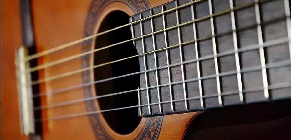Se mantieni le corde della tua chitarra in buono stato il tuo strumento e il suono che emette saranno sempre di qualità.