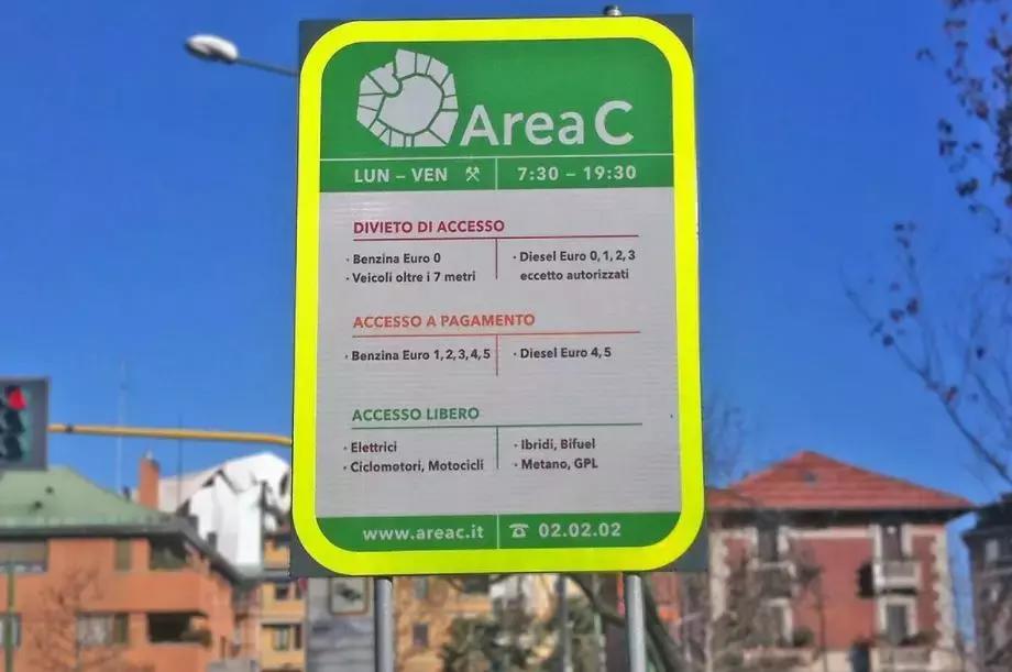 Più alto è il costo dei trasporti, maggiore sarà la tariffa richiesta dall'insegnante privato. 