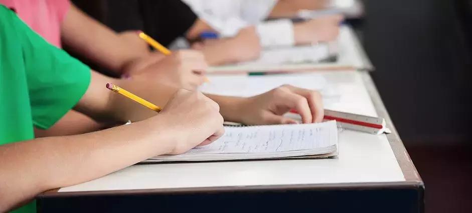 L'aiuto compiti è sempre più richiesto dagli alunni della scuola, soprattutto in vista degli esami finali. 