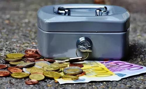 Per fronteggiare salari sempre più bassi e costo della vita alto ti conviene integrare lo stipendio dando lezioni private.