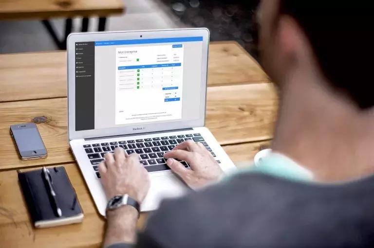 I docenti della pubblica istruzione possono svolgere la libera professione se rispettano alcune regole basilari.