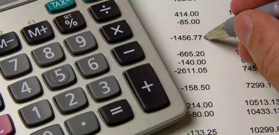 I redditi da lezioni private vanno dichiarate al fisco come autonomi o partita IVA.