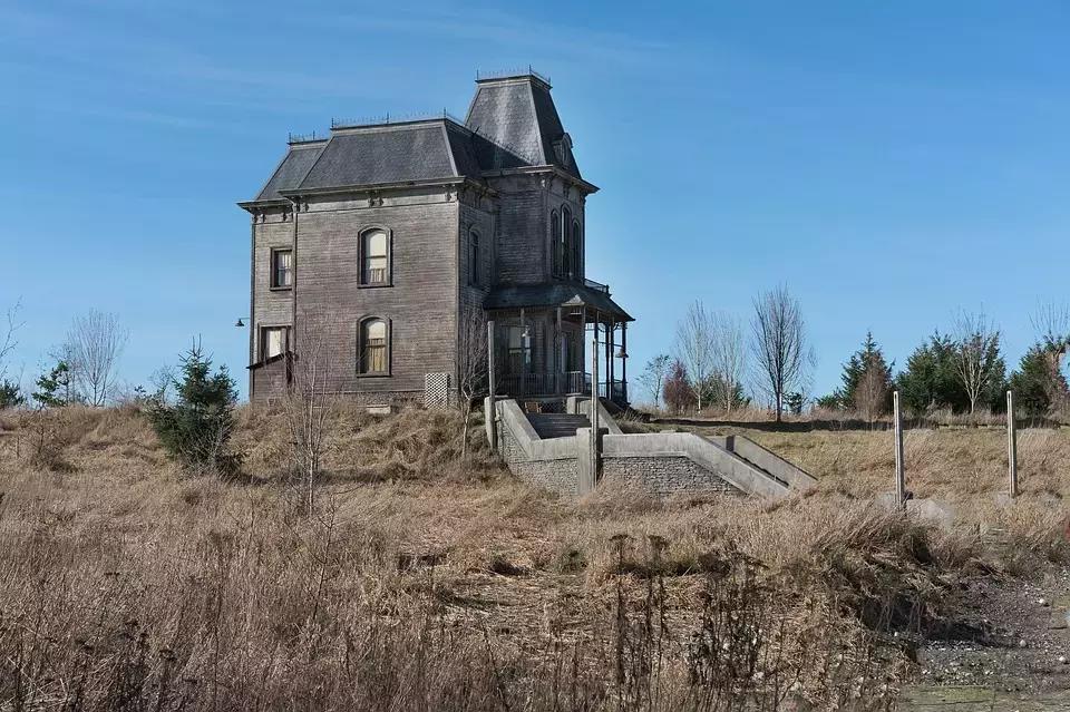 La celeberrima casa di Psycho come è oggi! State già tremando, vero?
