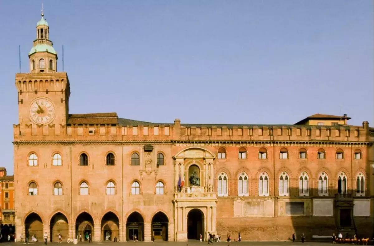Nella rete civica di Bologna ci sono molti progetti educativi a favore degli studenti.