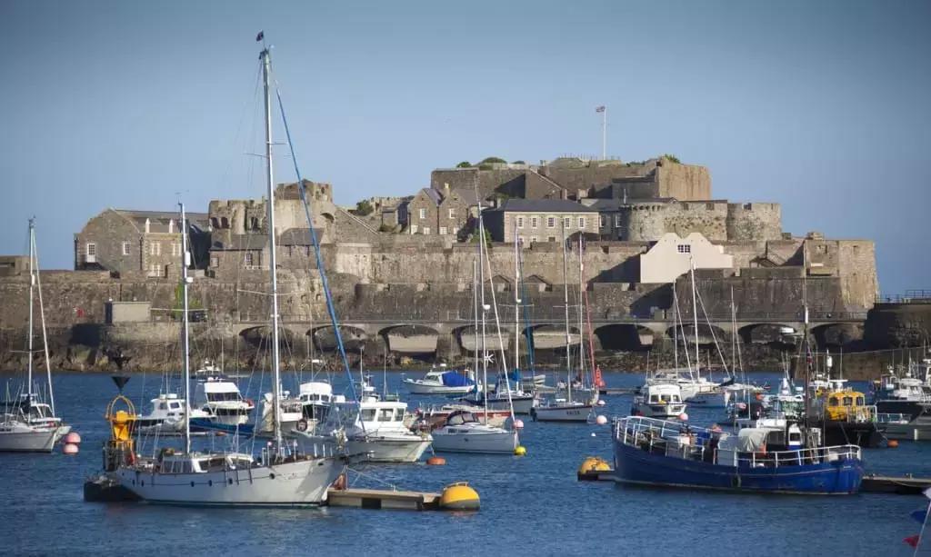 Un'ottima alternativa a Londra, a pochi km dal confine francese? Le isole di Jersey e Guernesey!
