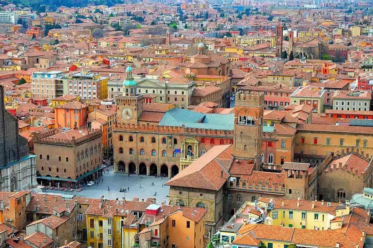 Nella patria dell'università trovi molti studenti bolognesi in cerca di lezioni private.