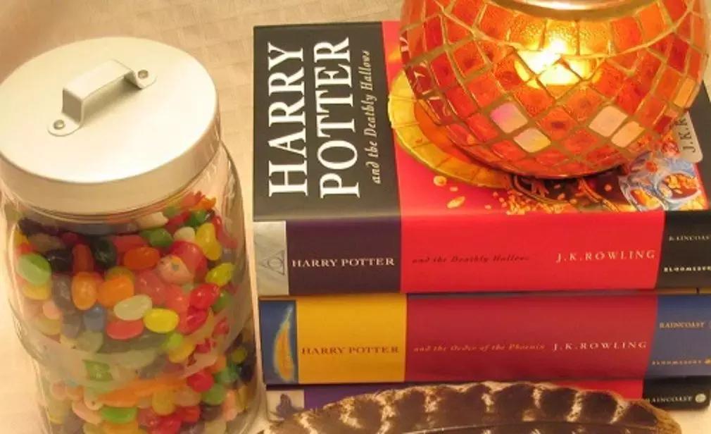 Leggere i romanzi in lingua originale è una ghiotta opportunità per migliorare il proprio inglese.