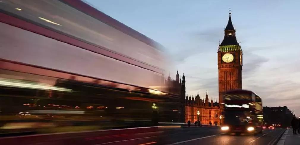 Al giorno d'oggi non ci si può permettere di non conoscere la lingua inglese. E andare a Londra ti consentirà di migliorare il tuo accento.