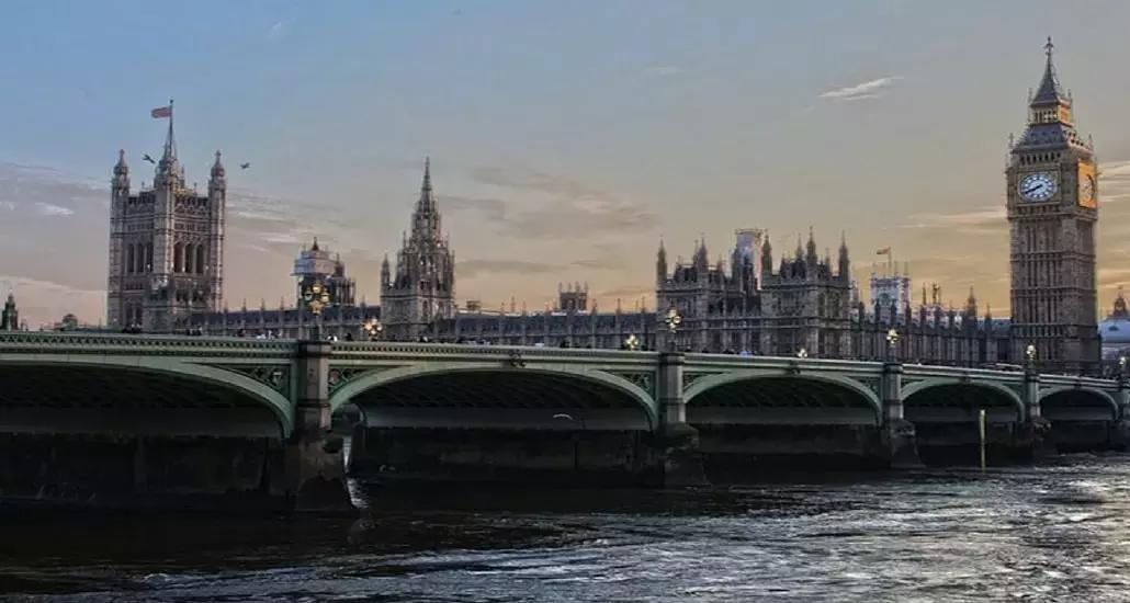 Desideri migliorare il tuo inglese e hai bisogno di un consiglio? Leggi questo articolo!