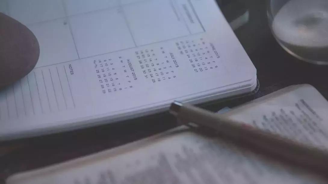 Il mestiere dell'insegnante di francese è tutto tranne che noioso, cambia di classe in classe e di anno in anno. 