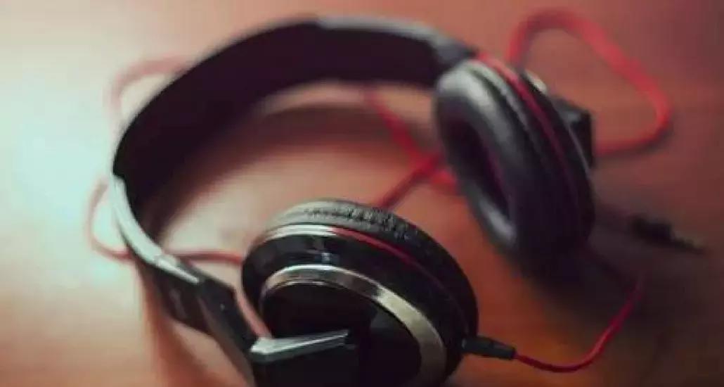 Ascoltare la musica è un utilissimo esercizio per imparare il francese più velocemente!
