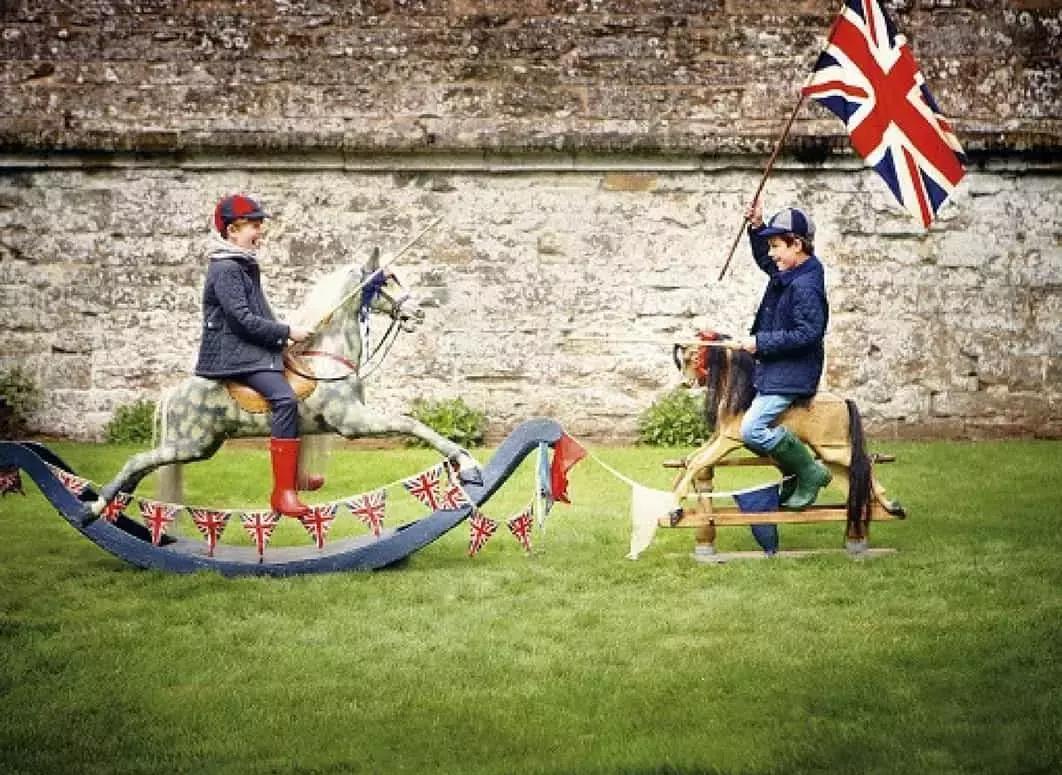 Puoi lavorare a Londra come babysitter in una famiglia benestante!