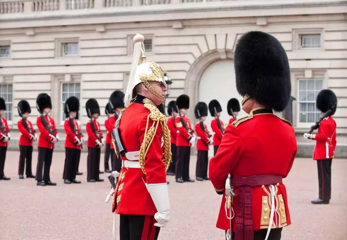 Imparare l'inglese a scuola significa anche avvicinarsi alla cultura anglosassone. 