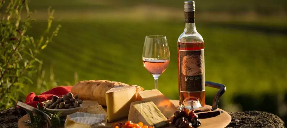 All'istituto turistico possono uscire argomenti che legano i viaggi al cibo nella seconda prova in inglese.