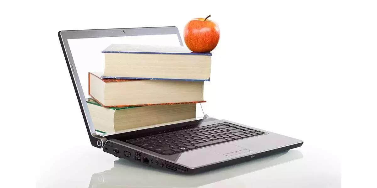 Anche i corsi collettivi da seguire a distanza via web sono un'ottima soluzione per migliorare il proprio livello di inglese.