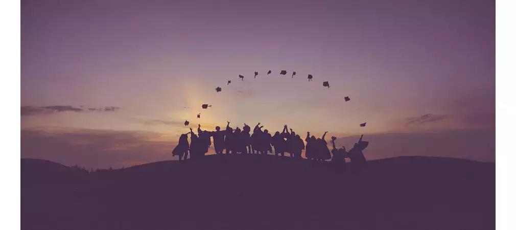 Ma oltre alla lingua e alle sue sfumature, dovrai conoscere anche la letteratura e avere una buona capacità di analisi e di sintesi.