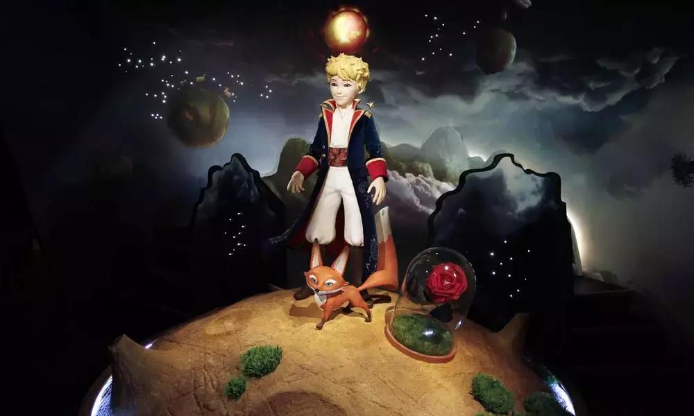 Il programma scolastico di francese include lo studio delle regole di ortografia, grammatica e degli autori più importanti della letteratura francese.