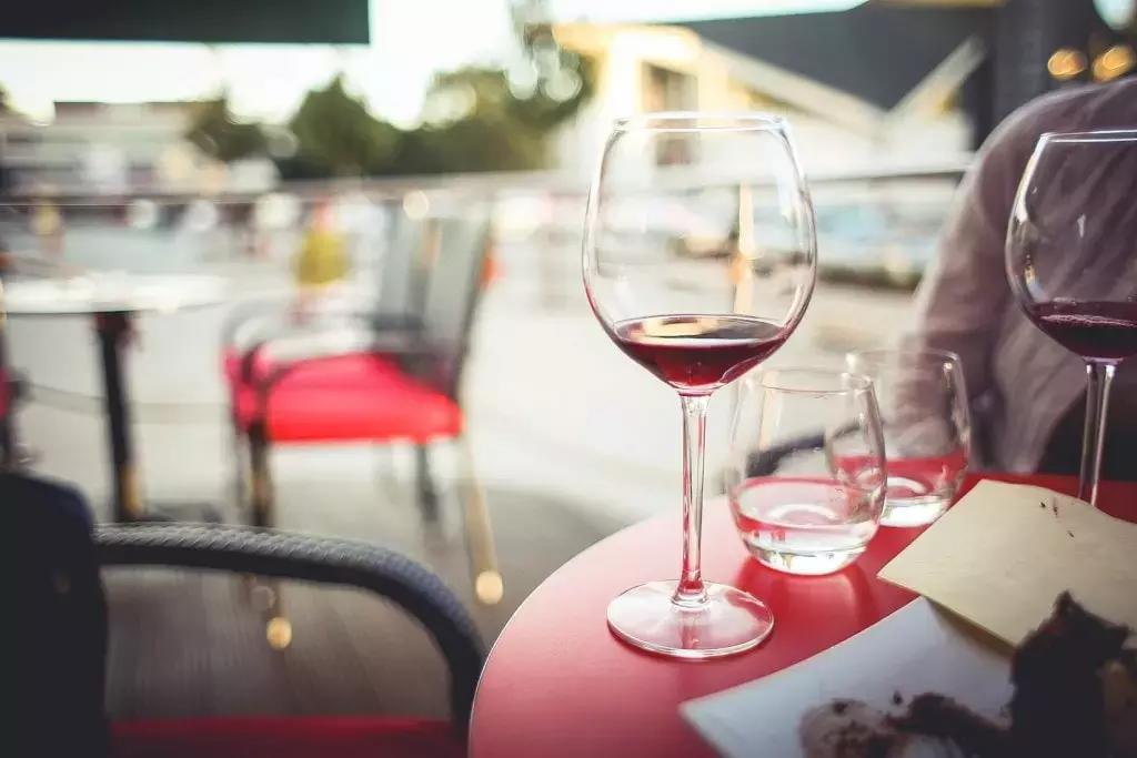 All'Alliance Française di Torino ci sono corsi classici di francesi e corsi meno formali per conoscere la lingua e le culture francofone. 