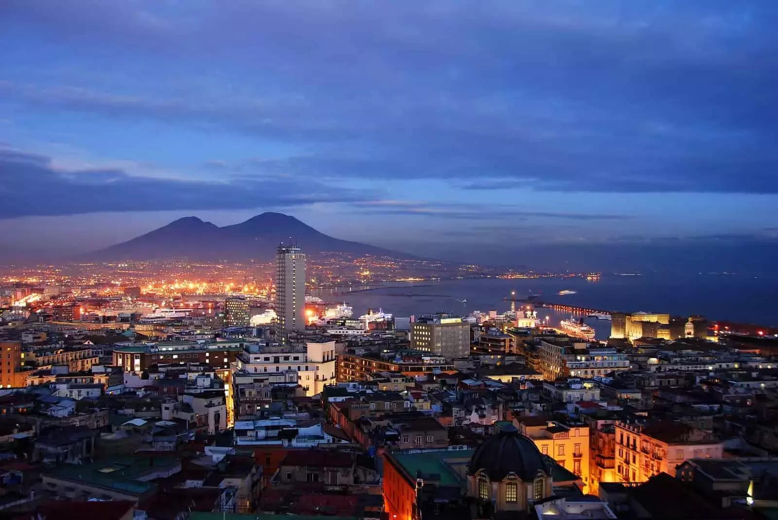 Impara il francese a Napoli con i corsi di lingua delle scuole, gli enti di formazione e gli insegnanti privati.