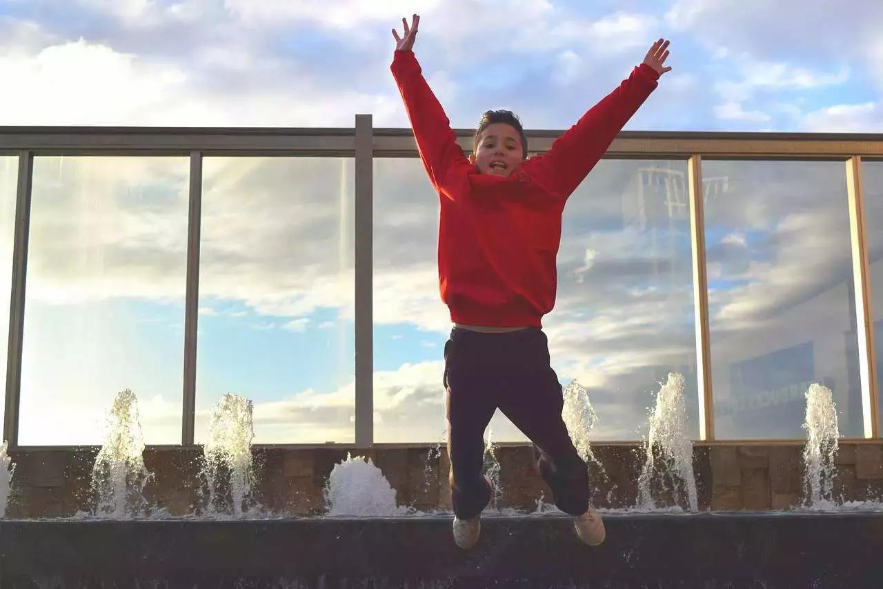 Il fatto di essere seguiti da un prof in un rapporto diretto, consente di crescere in tutti i sensi.