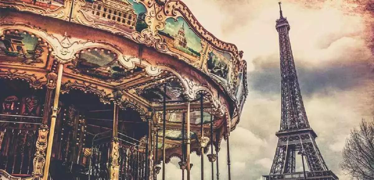La fama del francese si deve a dei cliché, ma anche e soprattutto a cultura, filosofia, spettacolo, teatro, ... che hanno portato la lingua in giro per il mondo.