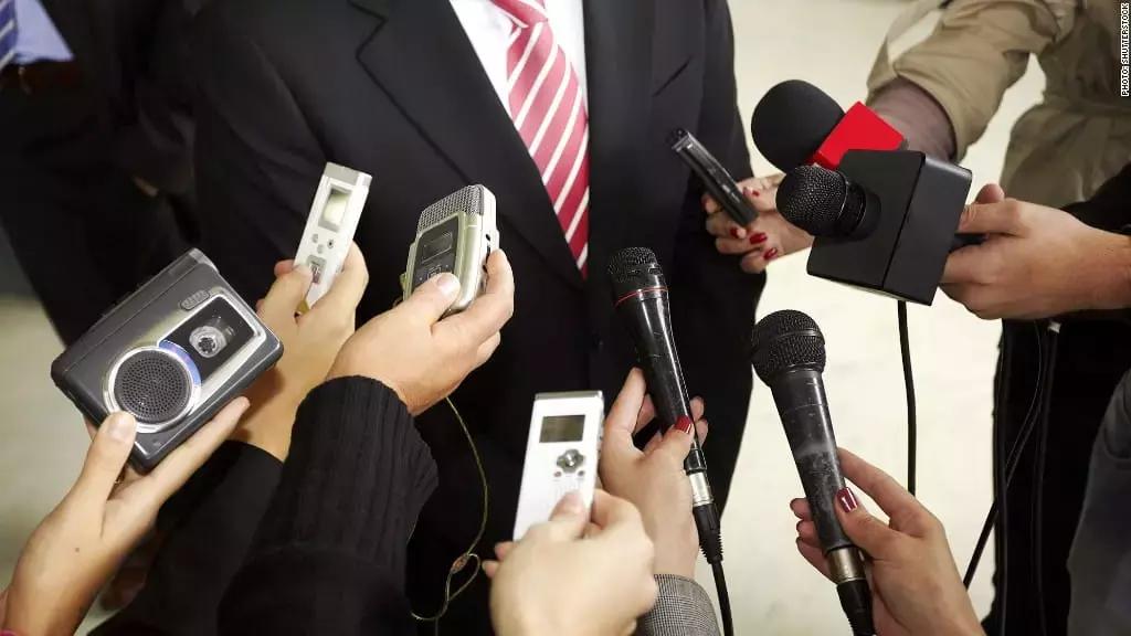 Dopo l'esabac o un diploma umanistico puoi tentare la strada del giornalismo in una scuola francese o italiana.