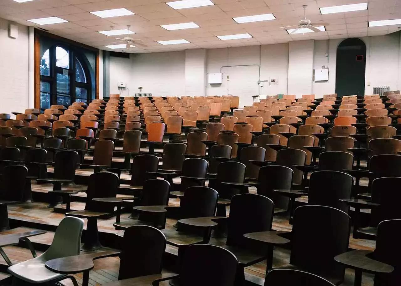 La cosa pi importante è ripassare bene le basi della grammatica e della costruzione delle frasi. Il resto verrà da sé.