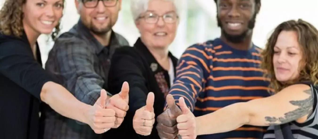 Chiunque può seguire dei corsi di spagnolo a Napoli, giovani e anziani, studenti e lavoratori. 