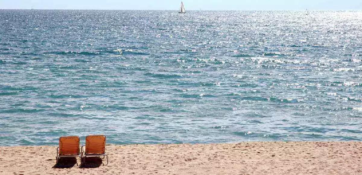 La Spagna ed altri paesi di lingua spagnola hanno migliaia di km di spiagge e coste che invitano ad imparare la lingua.