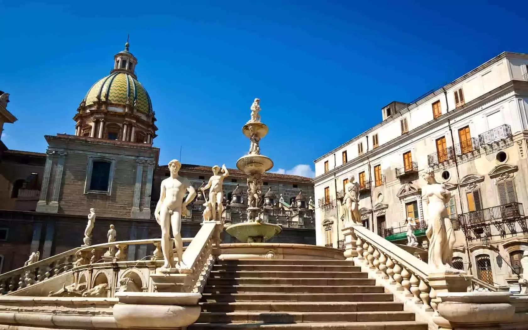 La città di Palermo ti offre molti corsi finanziati e mirati a imparare lo spagnolo turistico. 
